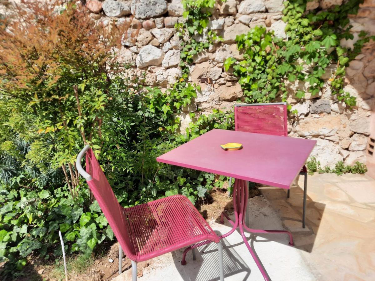 مبيت وإفطار Donzère Louminai المظهر الخارجي الصورة